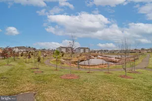 21630 Hawksbill High Cir, Sterling, VA 20164 - Photo 45