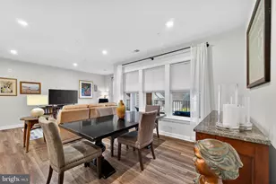 21630 Hawksbill High Cir, Sterling, VA 20164 - Photo 19