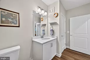 21630 Hawksbill High Cir, Sterling, VA 20164 - Photo 35