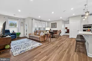 21630 Hawksbill High Cir, Sterling, VA 20164 - Photo 15