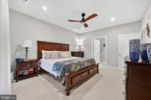 21630 Hawksbill High Cir, Sterling, VA 20164 - Photo 23