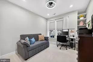 21630 Hawksbill High Cir, Sterling, VA 20164 - Photo 33