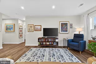 21630 Hawksbill High Cir, Sterling, VA 20164 - Photo 19