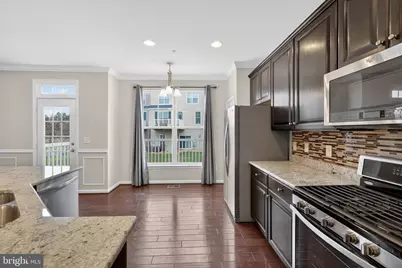 43368 Town Gate Square, Chantilly, VA 20152 - Photo 9
