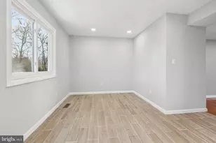 500 Giles Pl, Sterling, VA 20164 - Photo 9