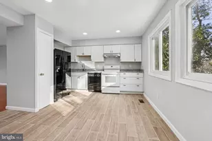 500 Giles Pl, Sterling, VA 20164 - Photo 13