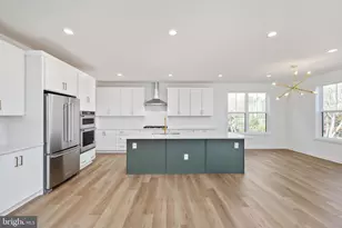 23359 Parkside Vlg Cir, Aldie, VA 20105 - Photo 7