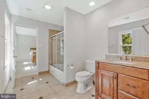 116 Lake Dr, Sterling, VA 20164 - Photo 39