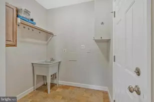 116 Lake Dr, Sterling, VA 20164 - Photo 25