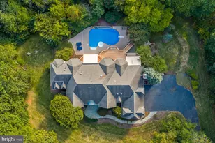 40321 Beacon Hill Dr, Leesburg, VA 20176 - Photo 1