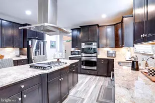 25184 Crested Wheat Dr, Aldie, VA 20105 - Photo 3