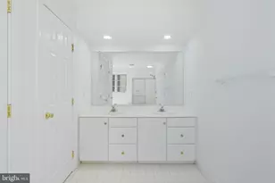 20765 Bank Way, Sterling, VA 20165 - Photo 29