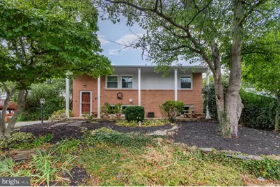 309 Williamsburg Road E, Sterling, VA 20164 - Photo 1