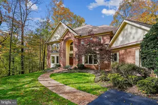 308 Sinegar Pl, Potomac Falls, VA 20165 - Photo 15