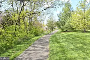 308 Sinegar Pl, Potomac Falls, VA 20165 - Photo 91