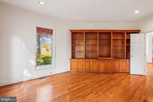 308 Sinegar Pl, Potomac Falls, VA 20165 - Photo 29