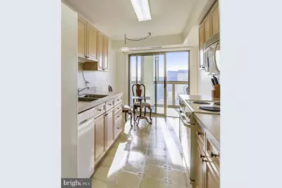 19385 Cypress Ridge Terrace #920, Leesburg, VA 20176 - Photo 9