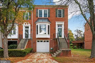 25402 Herring Creek Dr, Chantilly, VA 20152 - Photo 1