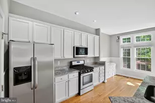 25402 Herring Creek Dr, Chantilly, VA 20152 - Photo 15