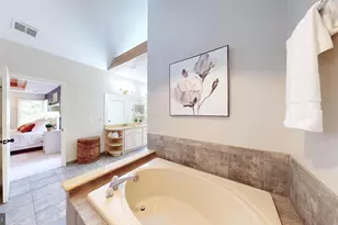 126 Lake Dr, Sterling, VA 20164 - Photo 45