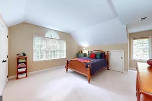 126 Lake Dr, Sterling, VA 20164 - Photo 49