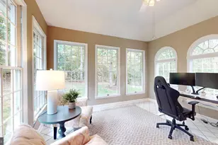 126 Lake Dr, Sterling, VA 20164 - Photo 9