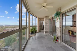 19385 Cypress Ridge Terrace, Leesburg, VA 20176 - Photo 9