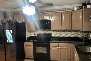 304 E Gordon Street E, Sterling, VA 20164 - Photo 3