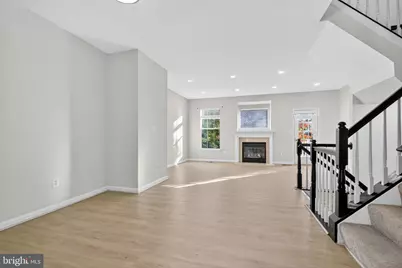 21748 Kings Crossing Terrace, Ashburn, VA 20147 - Photo 13