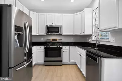 21748 Kings Crossing Terrace, Ashburn, VA 20147 - Photo 9