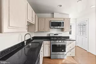 604 S Birch Street S, Sterling, VA 20164 - Photo 9