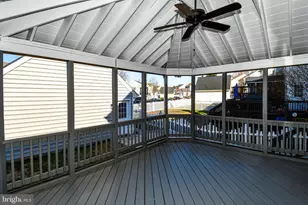 26005 Hartwood Dr, Chantilly, VA 20152 - Photo 23