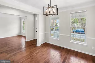 26005 Hartwood Dr, Chantilly, VA 20152 - Photo 9