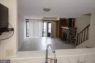 1072 Norwood Ct, Sterling, VA 20164 - Photo 11