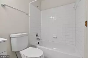 22976 Fontwell Square, Sterling, VA 20166 - Photo 9