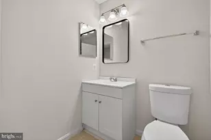 22976 Fontwell Square, Sterling, VA 20166 - Photo 11