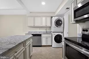 1043 Margate Ct, Sterling, VA 20164 - Photo 9