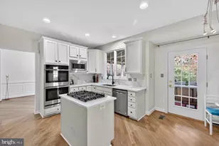 43656 Riverpoint Dr, Leesburg, VA 20176 - Photo 9