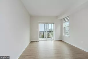 20328 Newfoundland Sq, Ashburn, VA 20147 - Photo 17