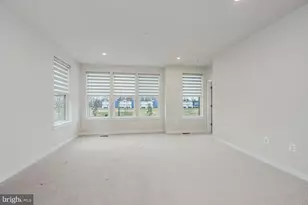 20328 Newfoundland Sq, Ashburn, VA 20147 - Photo 23