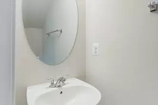 20328 Newfoundland Sq, Ashburn, VA 20147 - Photo 13