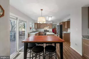 20956 Hollyberry Ct, Ashburn, VA 20147 - Photo 5