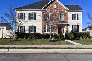 42403 Pine Forest Dr, Chantilly, VA 20152 - Photo 1