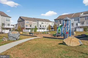 42986 Lost Farm Terrace, Leesburg, VA 20175 - Photo 3