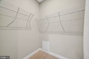 21630 Hawksbill High Cir, Sterling, VA 20164 - Photo 33