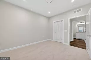 21630 Hawksbill High Cir, Sterling, VA 20164 - Photo 31