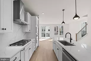 42119 Picasso Sq, Ashburn, VA 20148 - Photo 11