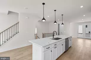 42119 Picasso Sq, Ashburn, VA 20148 - Photo 9