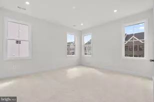 42119 Picasso Sq, Ashburn, VA 20148 - Photo 21