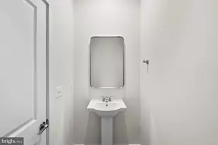 42121 Picasso Sq, Ashburn, VA 20148 - Photo 37